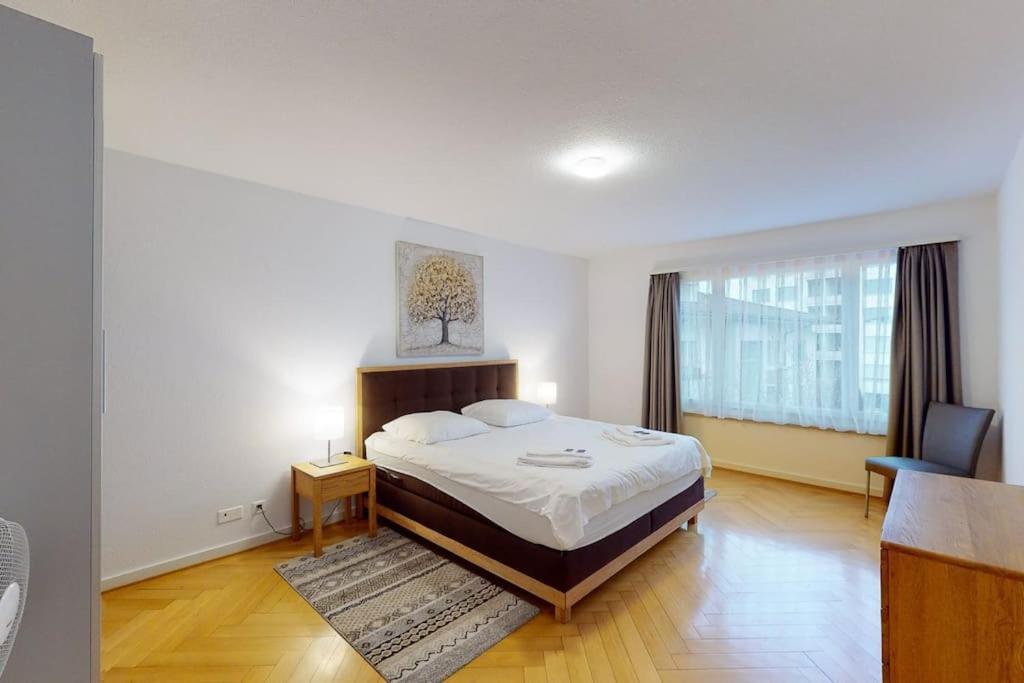 Bright 1 Bedroom Flat In The City Centre Zúrich Exterior foto